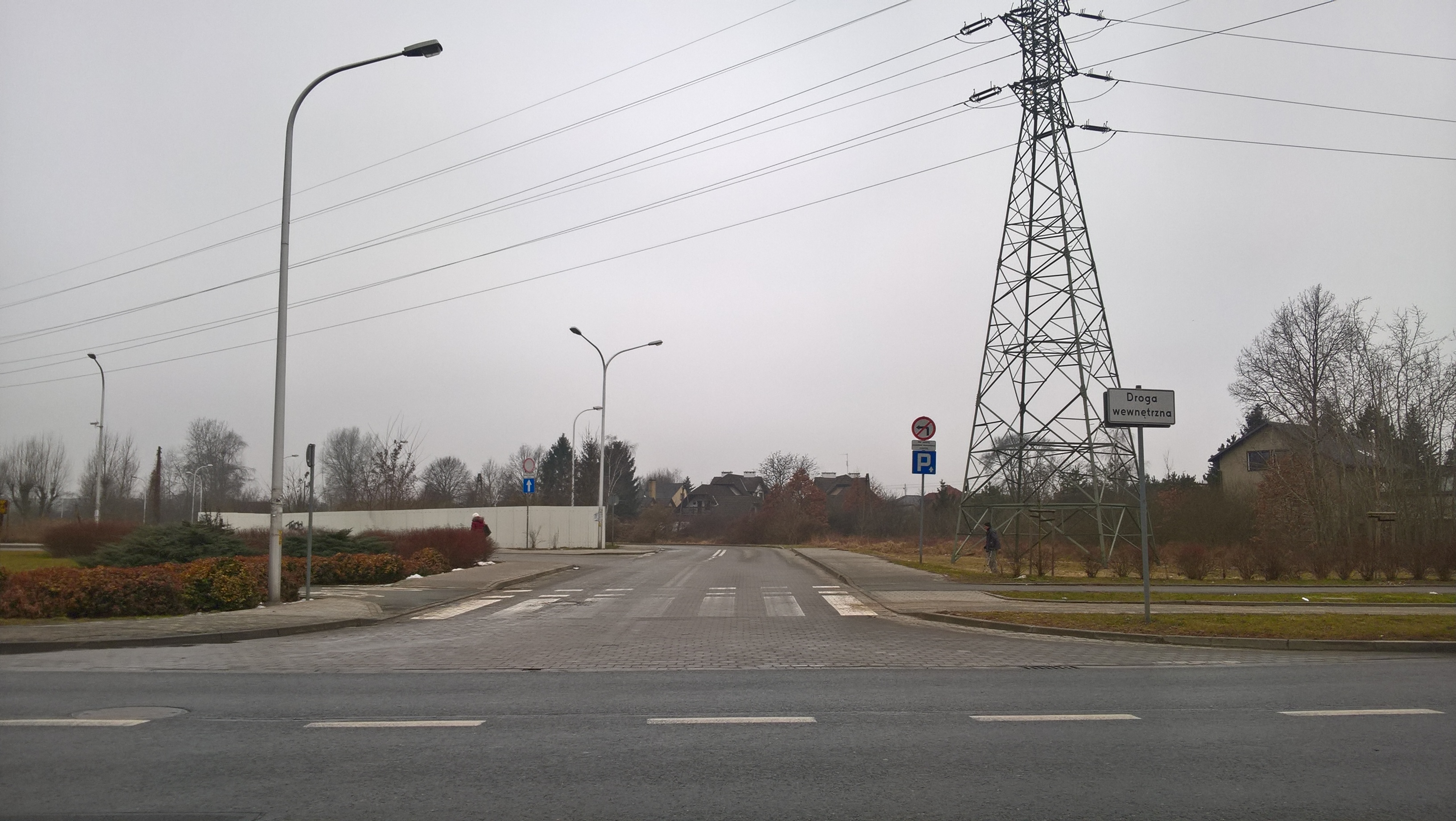 Wjazd na Parking przy ulicy Torowej za pętlą autobusową z ulicy Kamieńskiego.